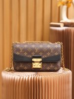 LOUIS VUITTON CROSSBODY BAG monogram