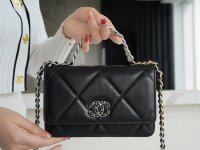 CHANEL 19 MINI CLUTCH