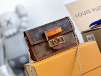 LOUIS VUITTON CROSSBODY BAG monogram