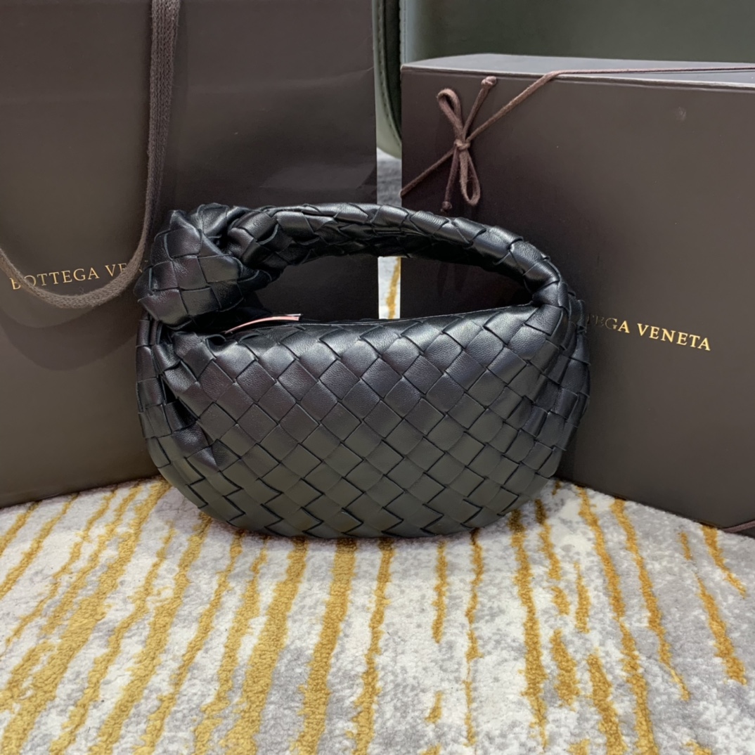 BOTTEGA VENETA HANDBAG Black