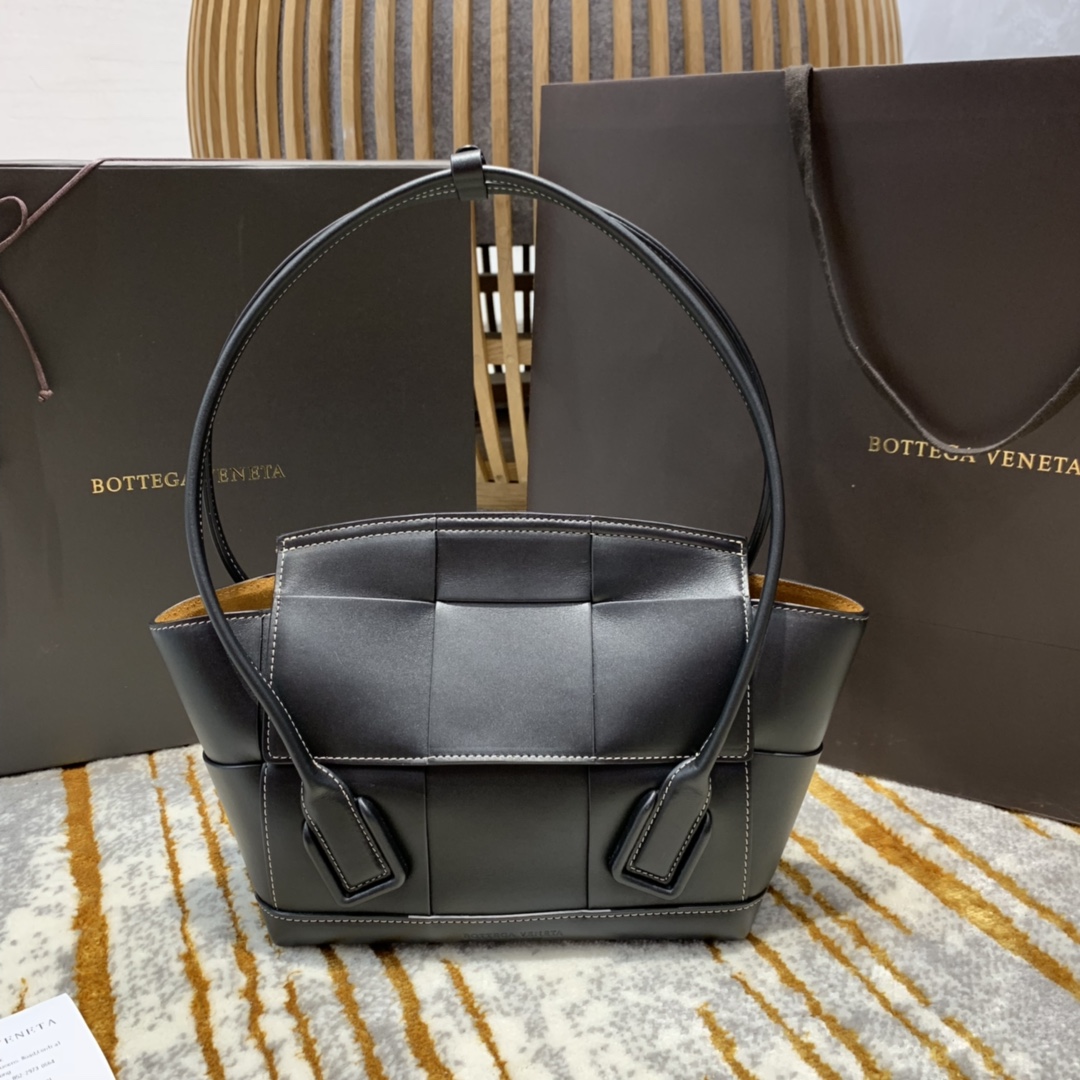 Bottega Veneta Handbag Black