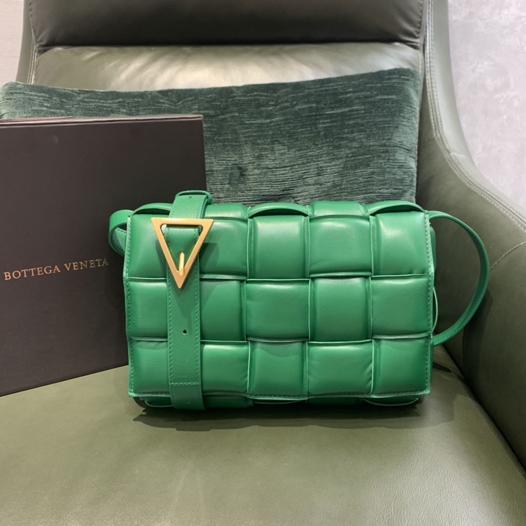 BOTTEGA VENETA HANDBAG green