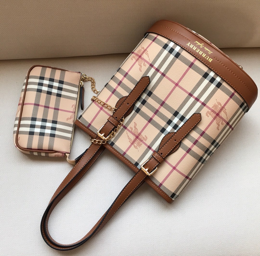 BURBERRY handbag Monogram