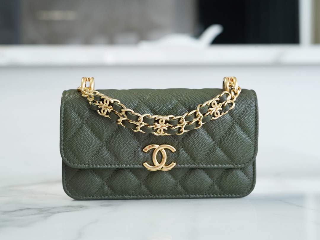 CHANEL HANDBAG Cuban green