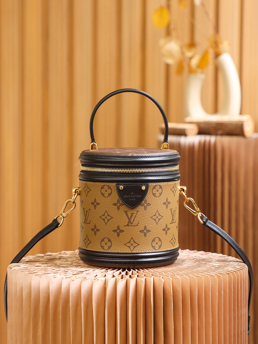 LOUIS VUITTON HANDBAG monogram