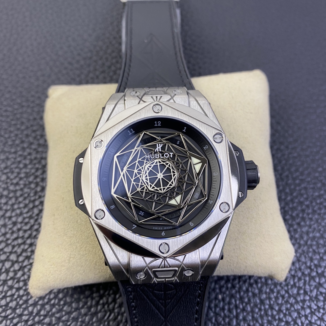 Hublot Big Bang Sang Bleu II Tattoo Watch