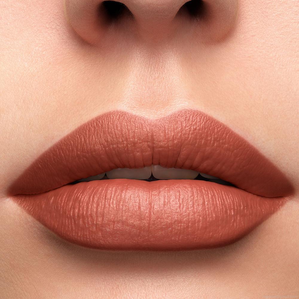 Batom Cremoso Matte Lancôme L'Absolu Rouge Drama Matte Mademoiselle Penélope 353 3,4 g Batom Cremoso Matte Lancôme L'Absolu Rouge Drama Matte Mademoiselle Penélope 353 3,4 g