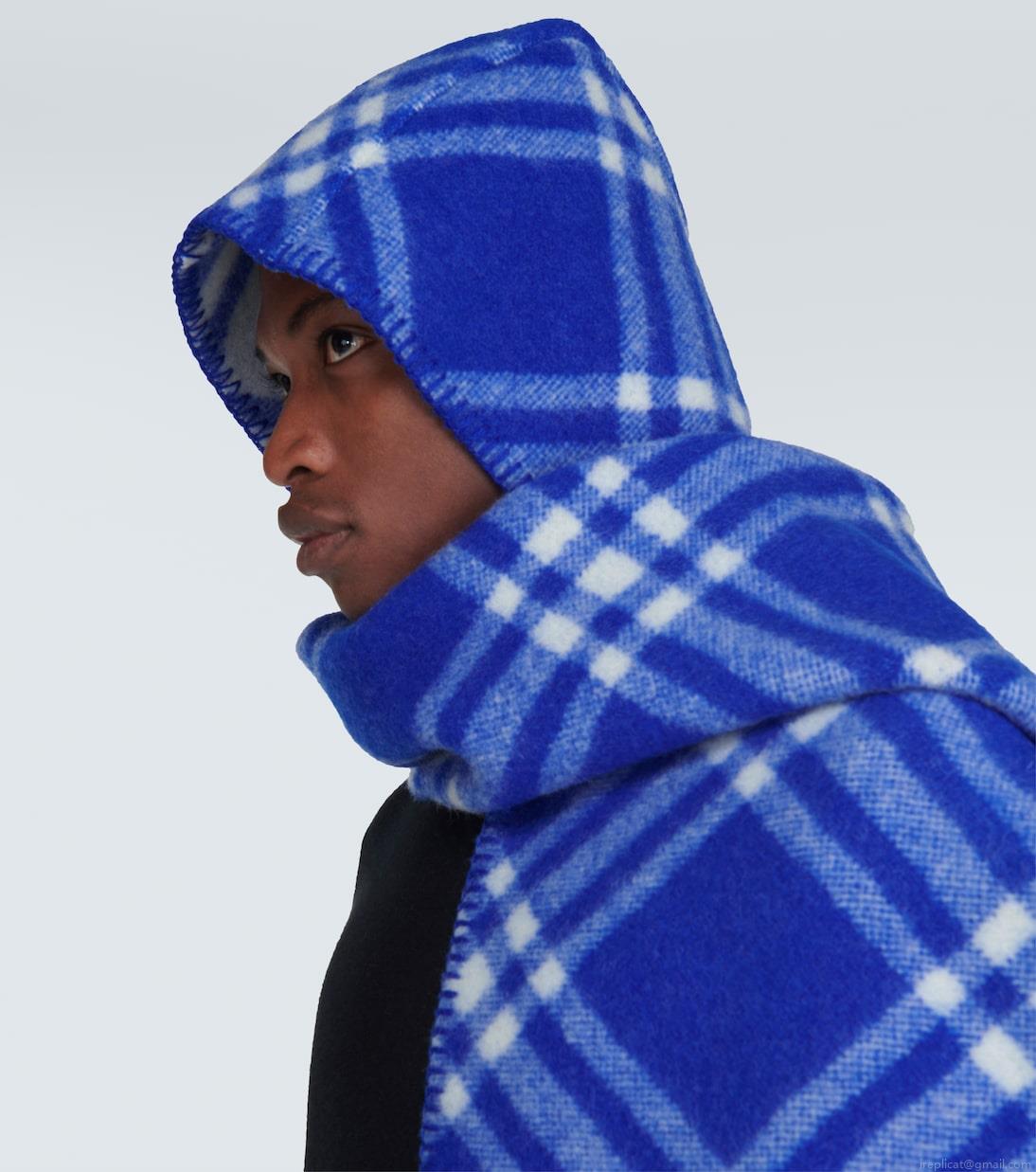 BurberryHooded checked wool scarf