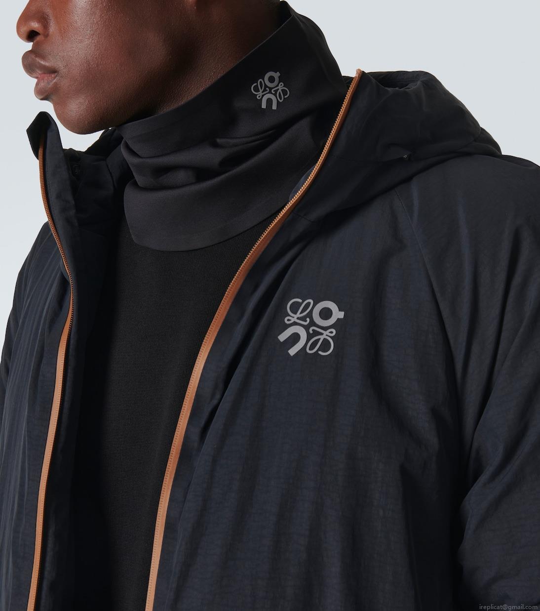 Loewex On logo technical snood