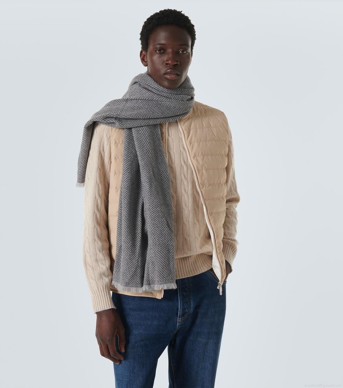 Brunello CucinelliHerringbone cashmere scarf