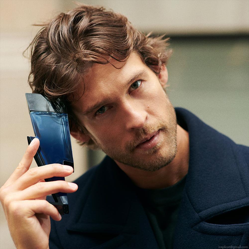 Perfume Carolina Herrera Bad Boy Cobalt Eau de Parfum Masculino 50 ml Perfume Carolina Herrera Bad Boy Cobalt Eau de Parfum Masculino 50 ml