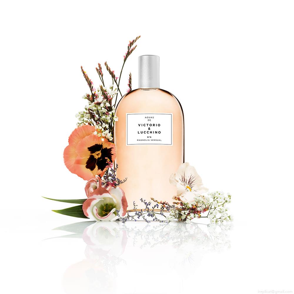 Perfume Victorio & Lucchino Magnolia Sensual Feminino Eau de Toilette 150 ml Perfume Victorio & Lucchino Magnolia Sensual Feminino Eau de Toilette 150 ml