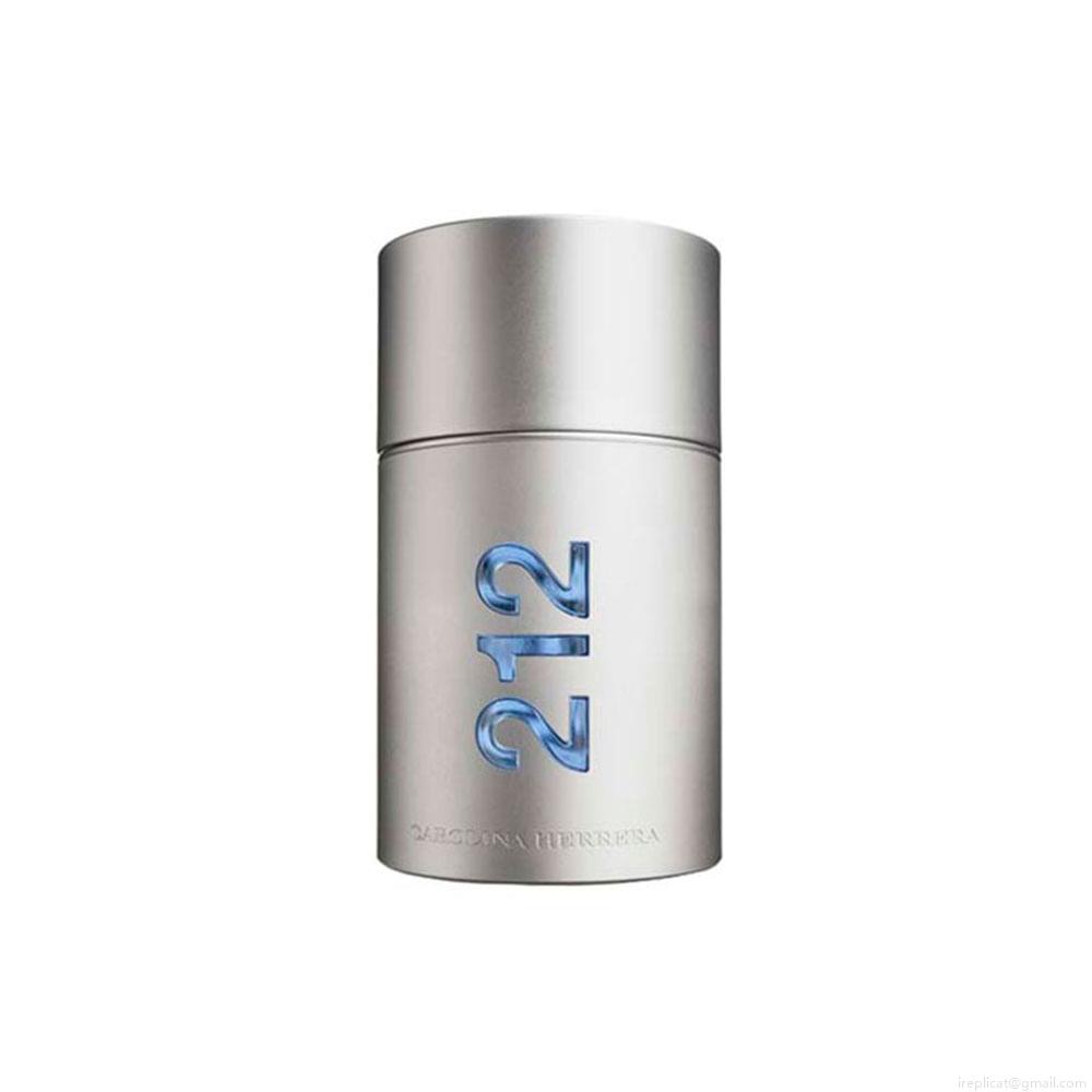 Perfume Carolina Herrera 212 NYC Men Masculino Eau de Toilette 30 ml Perfume Carolina Herrera 212 NYC Men Masculino Eau de Toilette 30 ml