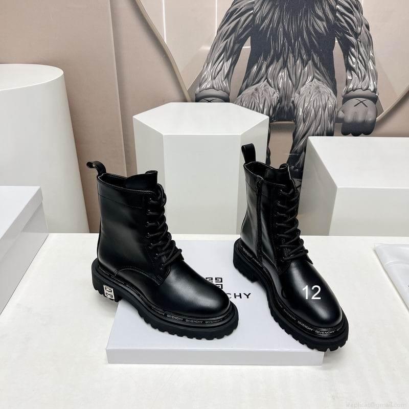 Givenchy short boots Woman Ts Givenchy sz35-39 2C J0803