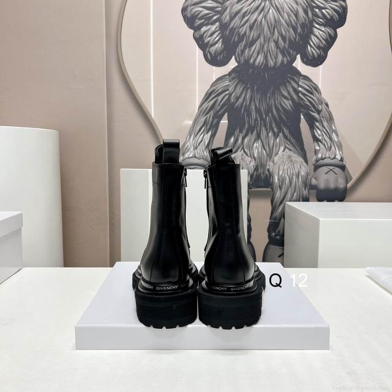 Givenchy short boots Woman Ts Givenchy sz35-39 2C J0803