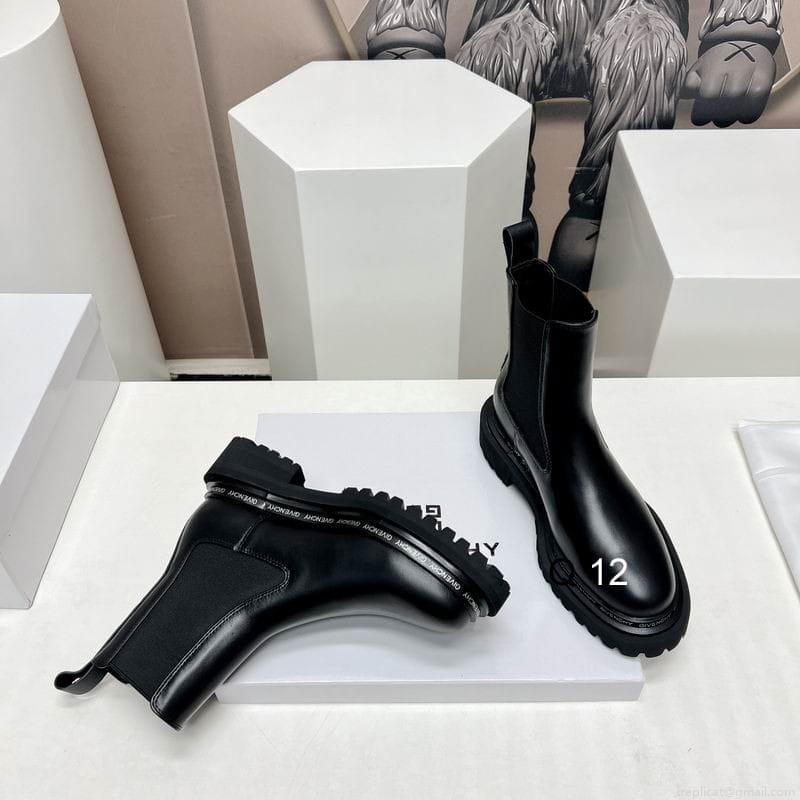 Givenchy short boots Woman Ts Givenchy sz35-39 2C J0803