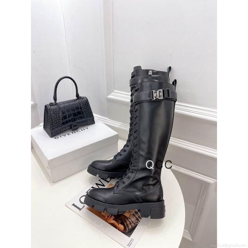 Givenchy short boots Woman Ts Givenchy sz35-42 3C XC1008