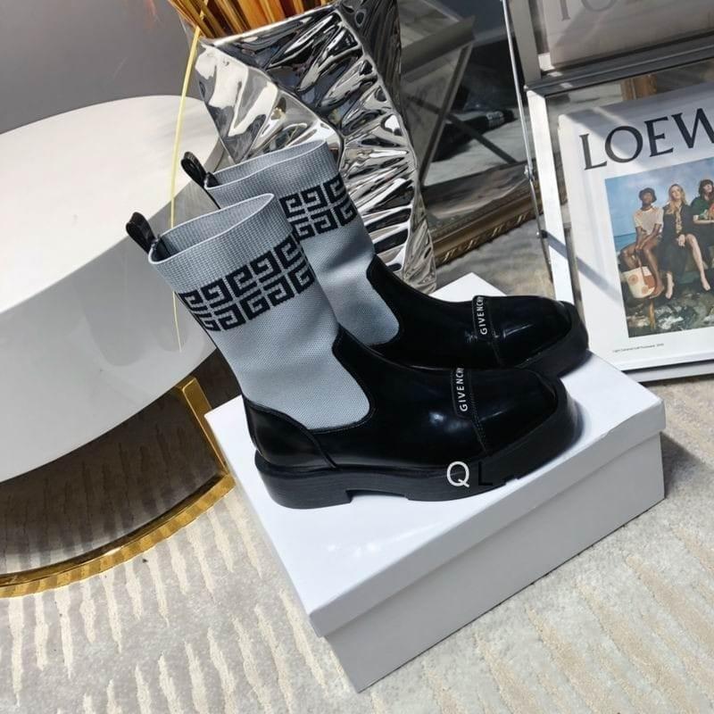 Givenchy short boots Woman Ts Givenchy sz35-41 3C QL1005