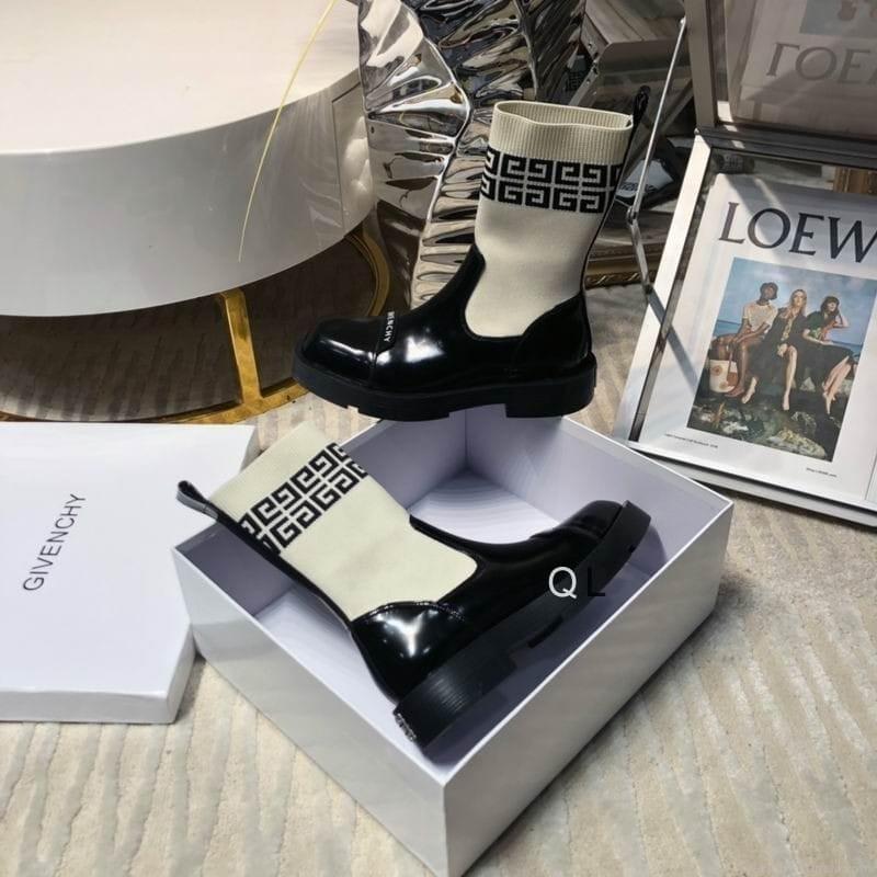 Givenchy short boots Woman Ts Givenchy sz35-41 3C QL1005