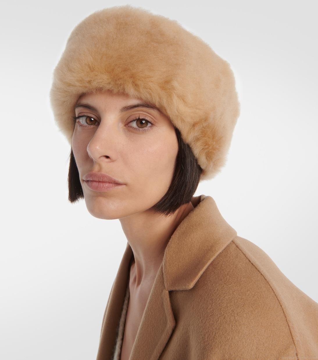 Loro PianaColbacco shearling and cashmere hat