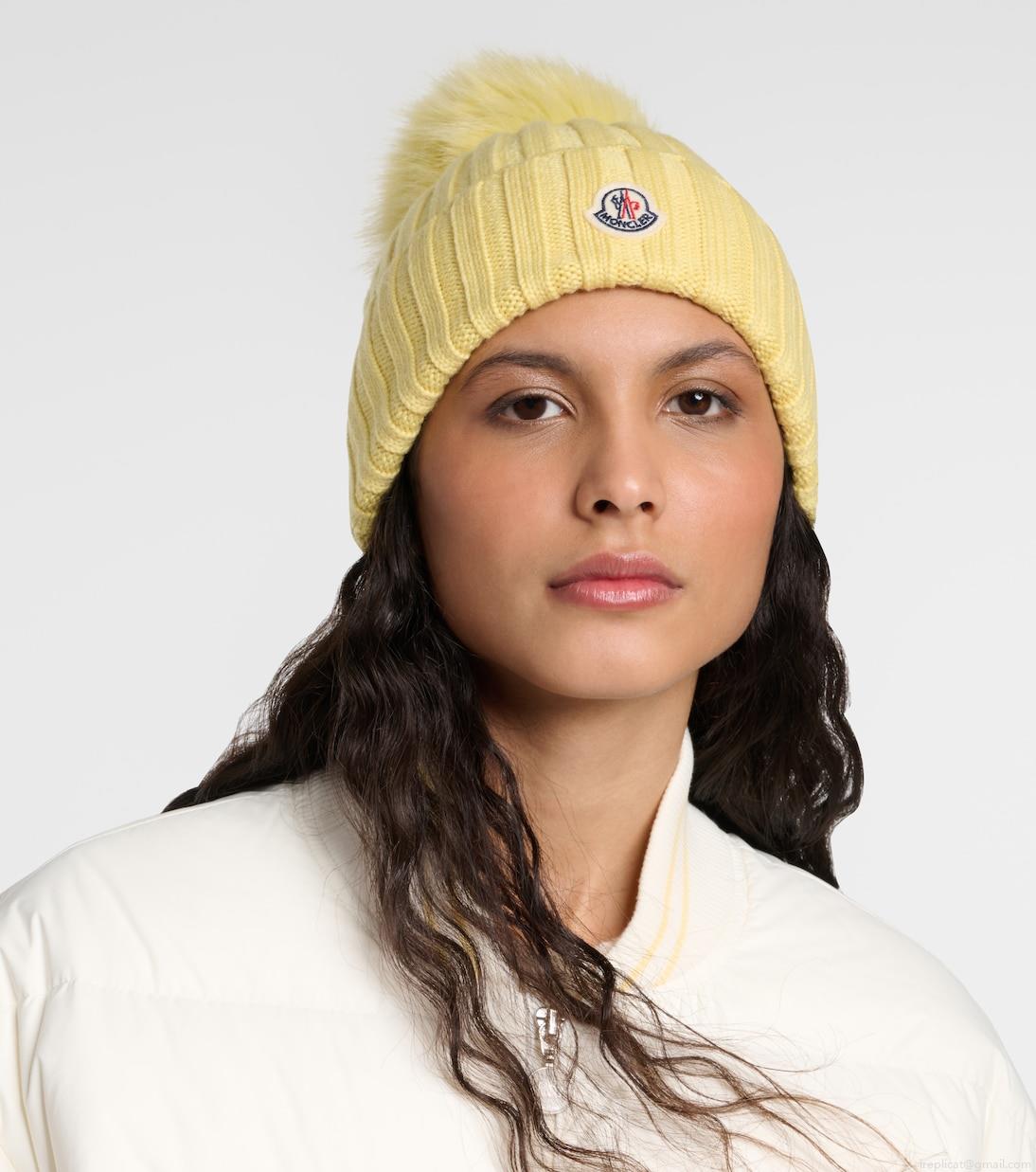 MonclerLogo virgin wool beanie