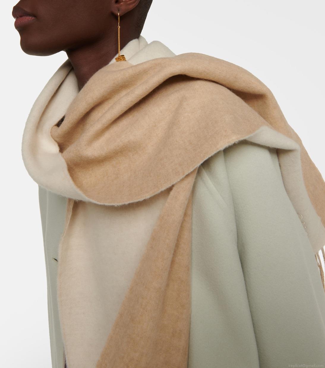 LoeweWool and cashmere scarf