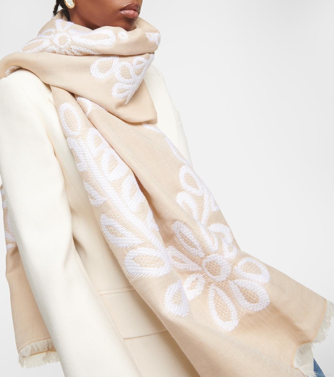 ChloéBroderie anglaise wool and silk scarf