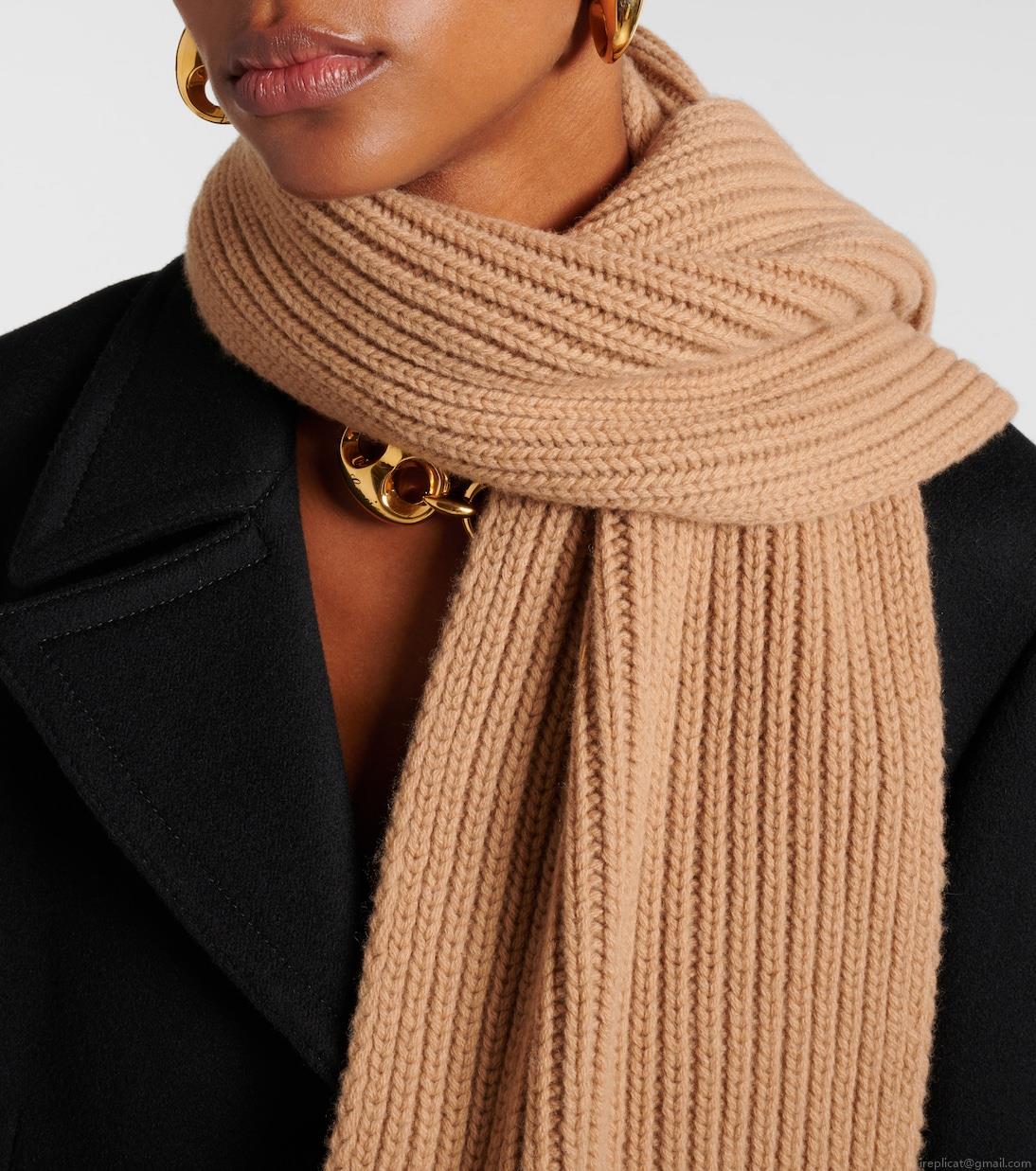 GucciRibbed-knit wool and cashmere scarf