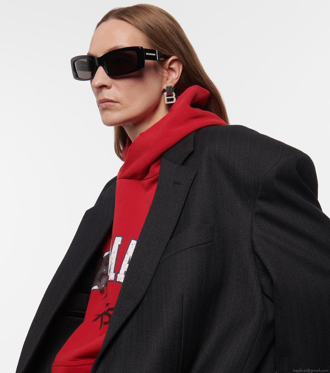 BalenciagaOversized rectangular sunglasses BalenciagaOversized rectangular sunglasses